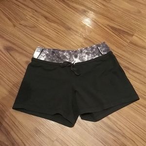 Super cute LULULEMON Black Drawstring Shorts Sz 10
